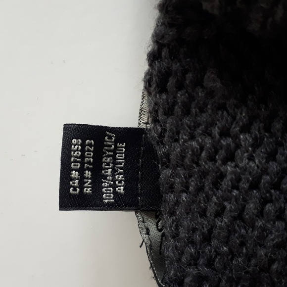 Women's Sweater - Picture 8 of 9